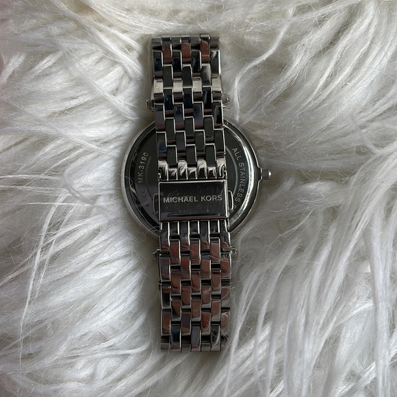 Like new Darci Michael Kors Watch - Picture 2 of 4